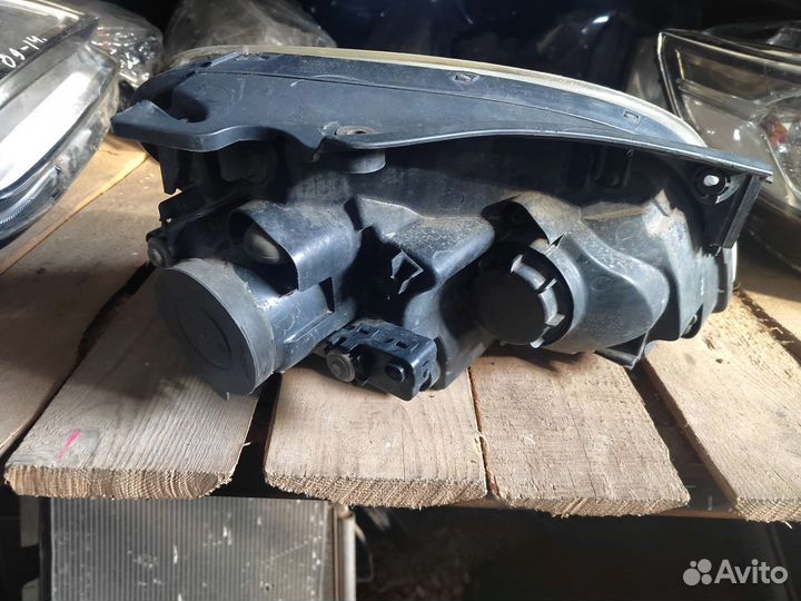 Капот Kia Carens