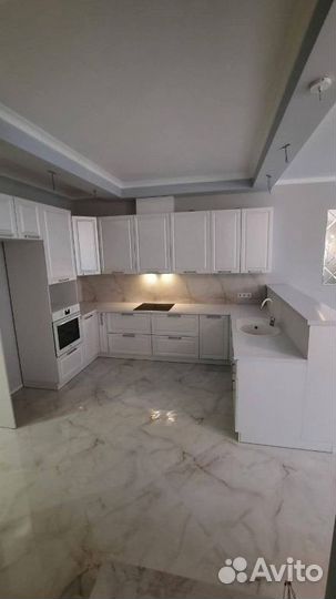 Кухонные гарнитуры с крашенными фасадами артикул 2