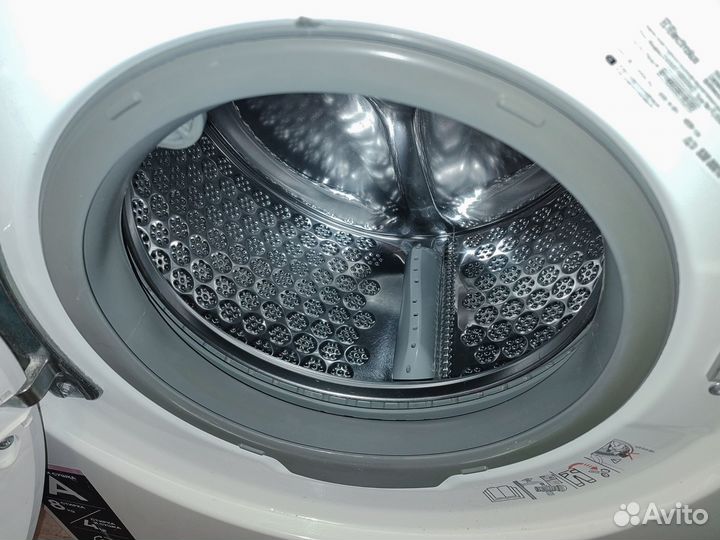 Стиральная машина с сушкой Electrolux