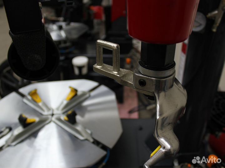 Станок шиномонтажный Atis TC24L