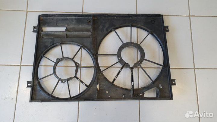 Диффузор вентиляторов Audi A3 8P 2003-2013