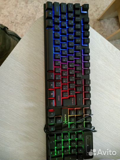 Игровая клавиатура и мышь