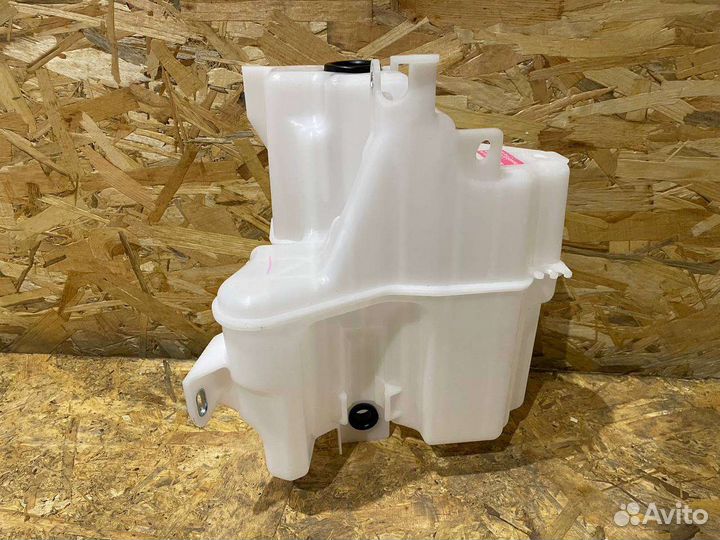 Бачок омывателя Тойота Рав 4 50 (2018-2023)