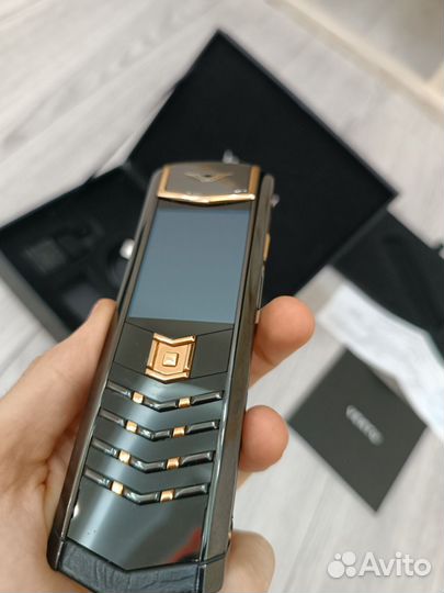Vertu Signature S Design Red Gold Black DLC, 4 ГБ