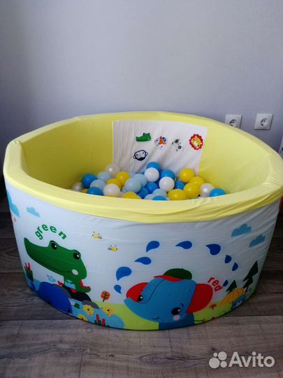 Бассейн с шариками Fisher price