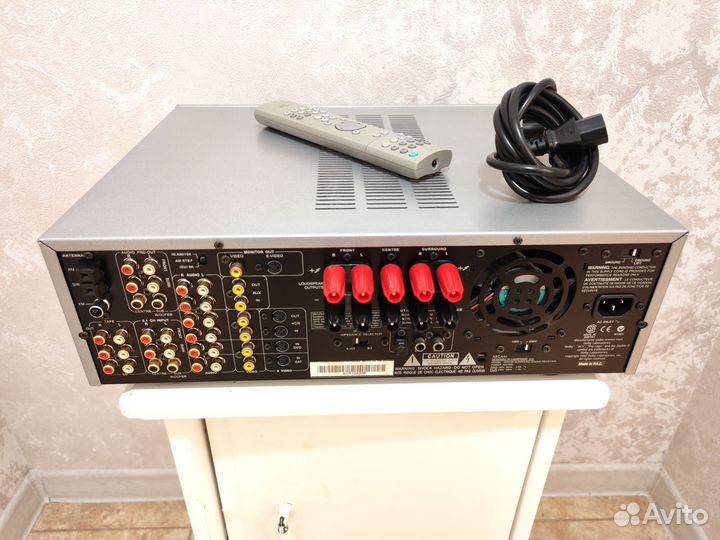 Ресивер Arcam AVR100