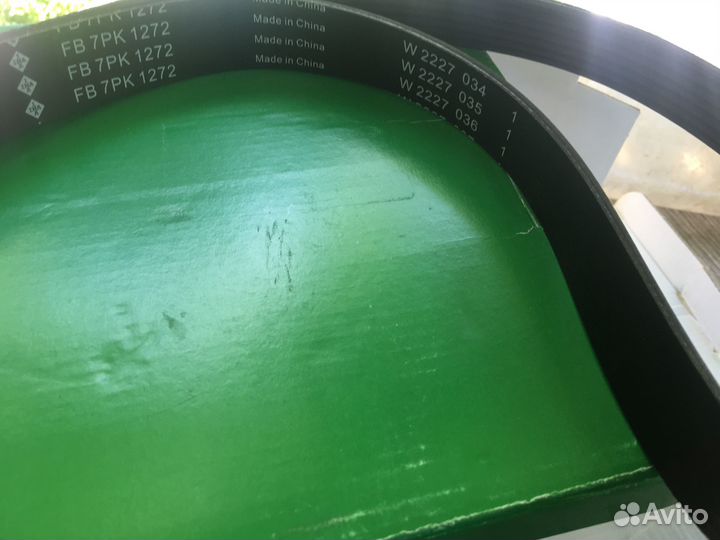 Натяжитель поликл. ремня с роликоv