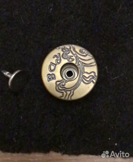 Кнопки фирменные для одежды