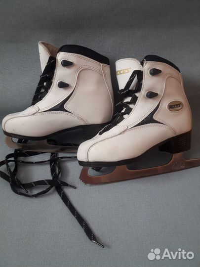 Коньки фигурные roces