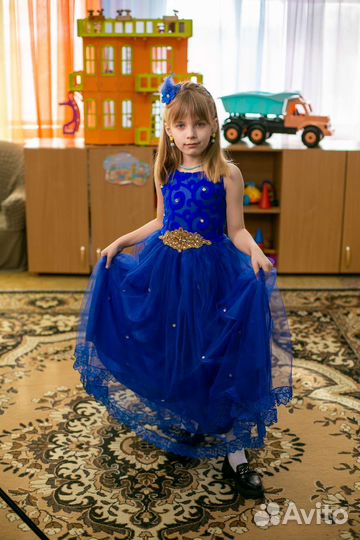 Продам платье на 6-7лет