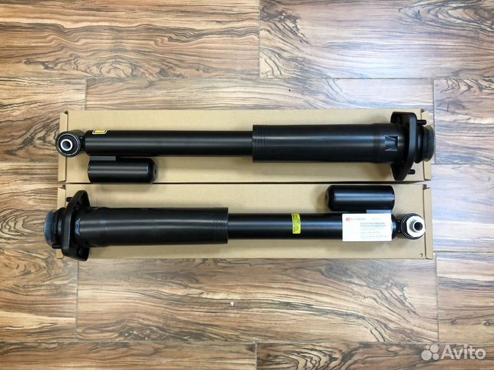 Левый задний амортизатор Range Rover L322 с VDS