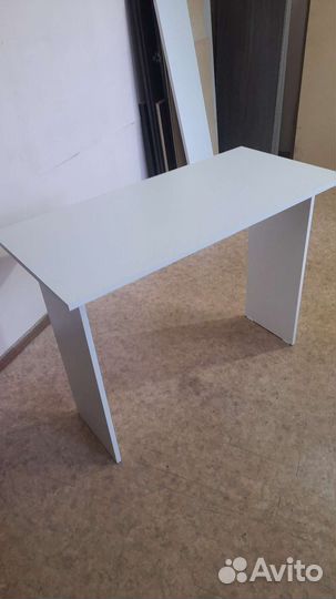 Стол новый белый
