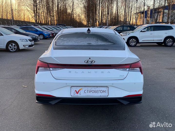 Hyundai Elantra 2.0 AT, 2021, 40 261 км