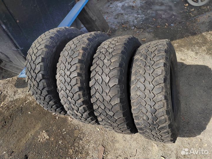 Nexen Roadian M/T 235/75 R15