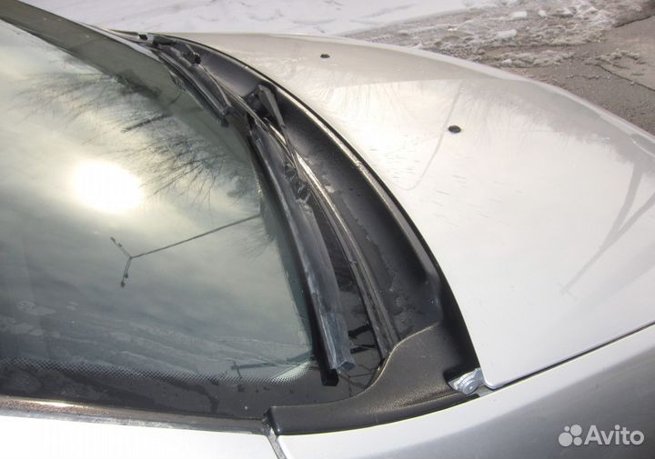 Накладка в проём стеклоочистителей LADA Largus