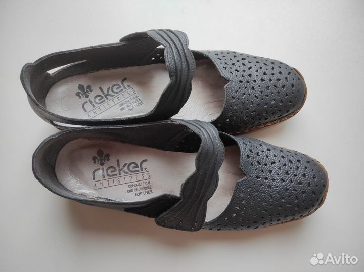 Продам туфли на низком каблуке