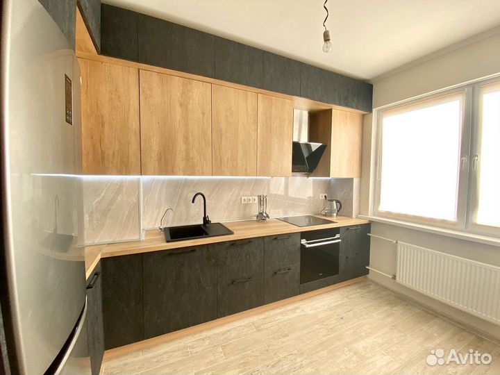 Кухня на заказ с доводчиками