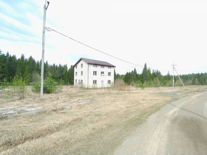 Коттедж 355 м² на участке 90 сот.