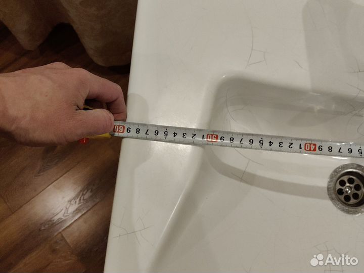 Раковина с тумбой и смесителем в ванную бу