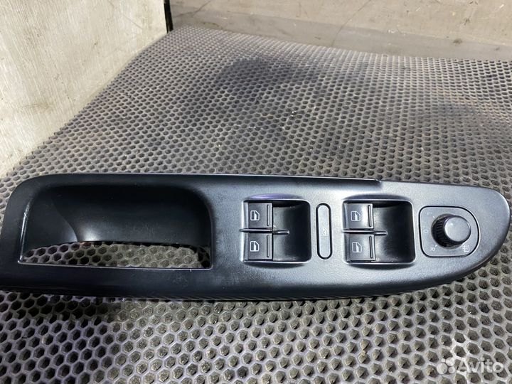 Блок стеклоподъемников VW Passat B6 Пассат