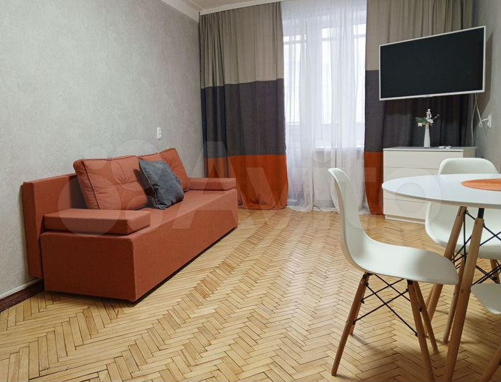 2-к. квартира, 57 м², 2/5 эт.