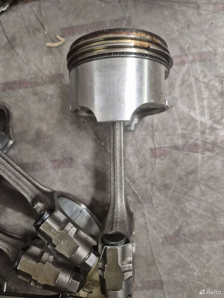 Поршень с шатуном Suzuki DF70
