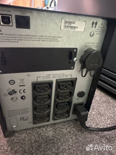 Ибп APC SMART UPS 1000