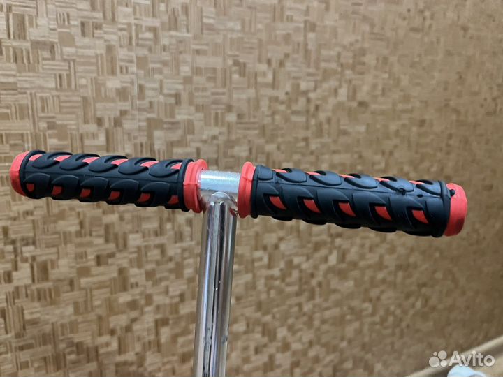 Самокат трехколесный