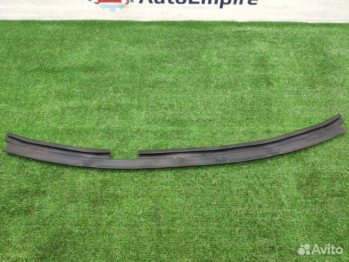 Уплотнитель капота Bmw X3 F25 N20B20A 2012