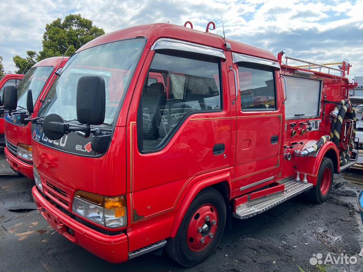 Бачок омывателя Isuzu Elf 4HG1