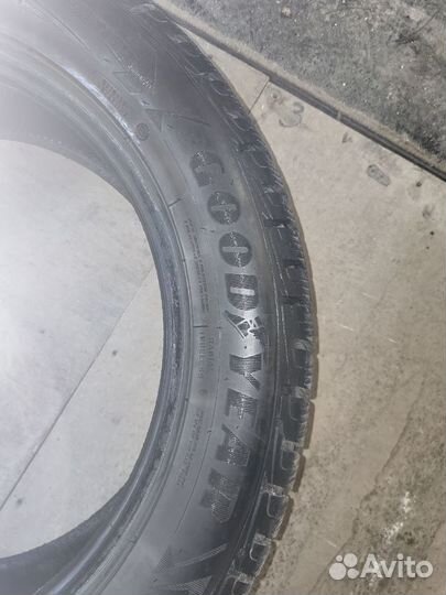 Goodyear UltraGrip Ice 255/50 R19