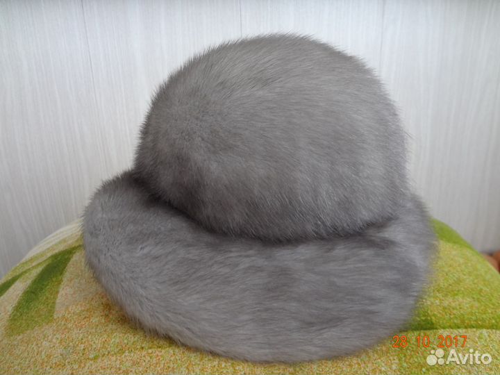 Шапка женская из меха голубой норки