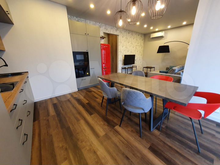 2-к. квартира, 80 м², 1/3 эт.