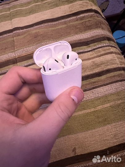 Airpods 1