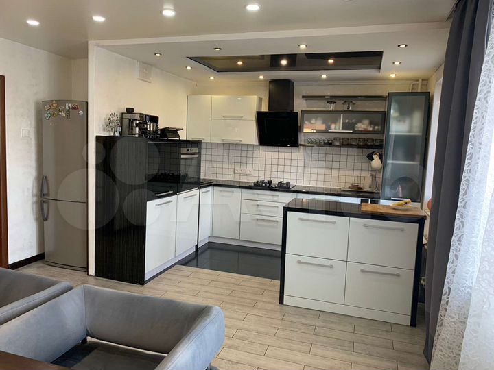 3-к. квартира, 125 м², 1/10 эт.