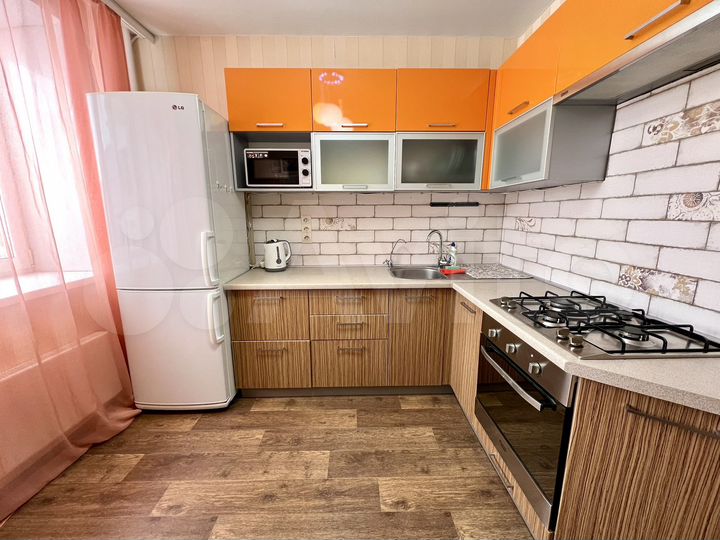 2-к. квартира, 54 м², 4/10 эт.