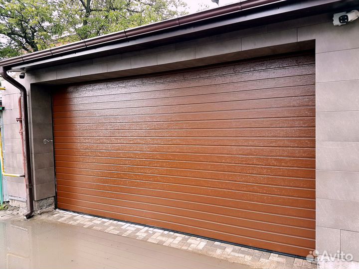 Секционные ворота