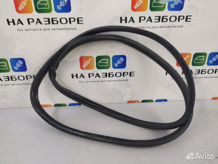 Уплотнительная резинка дверного проема задняя