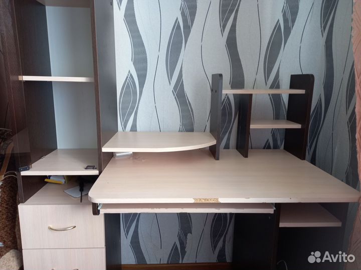 Компьютерный стол