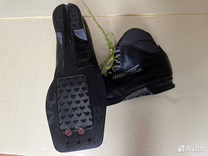 Ботинки лыжные детские размер 34