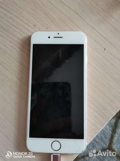 Телефон iPhone 6s