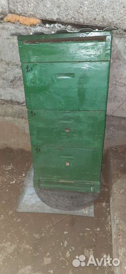 Пчелиные ульи и рамки