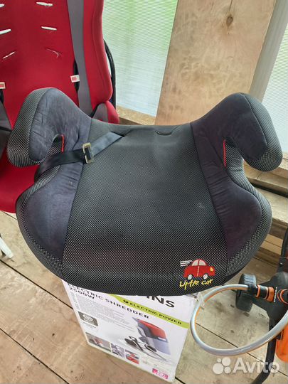 Автомобильное кресло