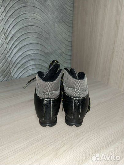 Ботинки лыжные 33 размер