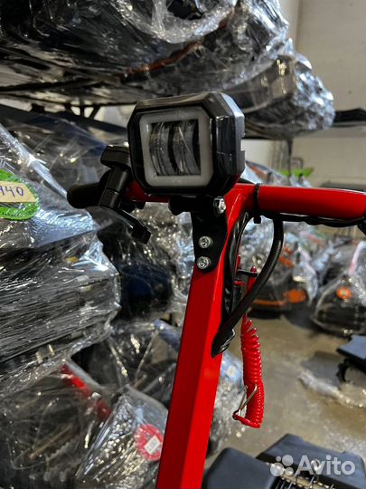 Мотосноуборд гусеничный