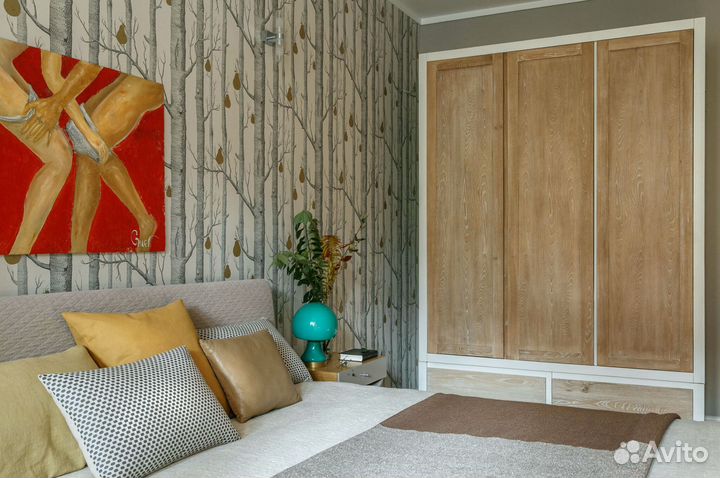 Шкаф купе с корзинами и полками