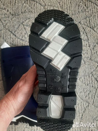 Резиновые сапоги