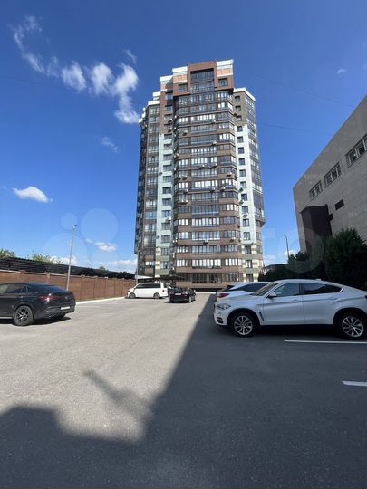 3-к. квартира, 89 м², 1/19 эт.