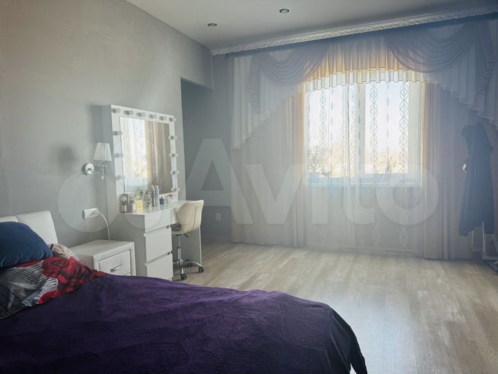 Коттедж 255 м² на участке 20 сот.