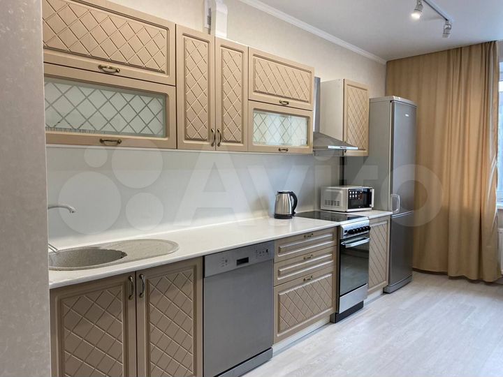 2-к. квартира, 73 м², 7/16 эт.